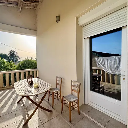 Penzion Grande Premium Climatisee, Parking Clos Bergerac